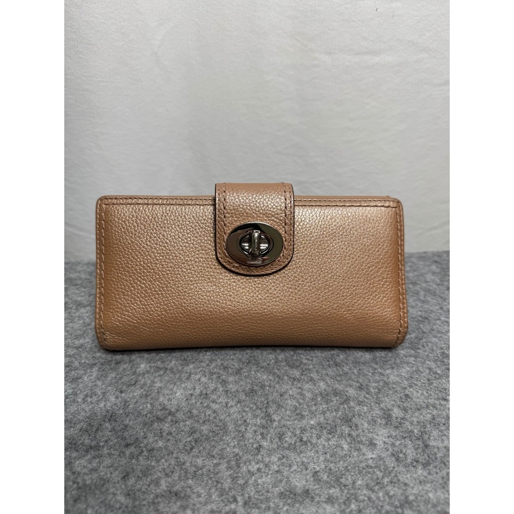 Coach Continental Wallet w/Turnlock Pearlescent Tan/Rose Pebbled Leather